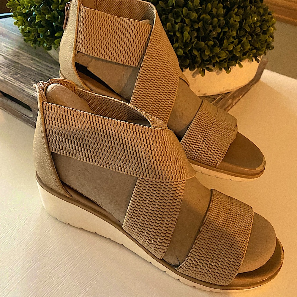 Neutral MIA sandals size 7.5